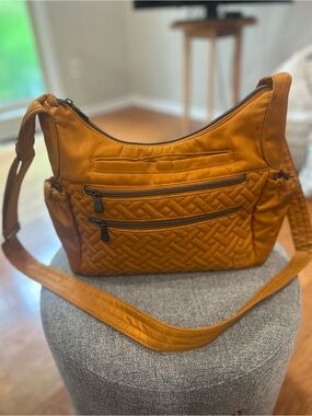 Lug Camper SE Crossbody- EUC